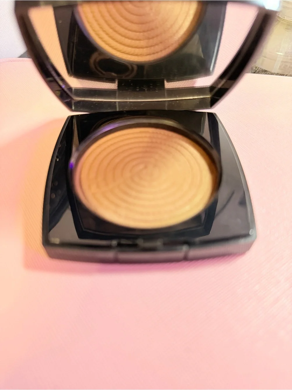 CHANEL elegant les